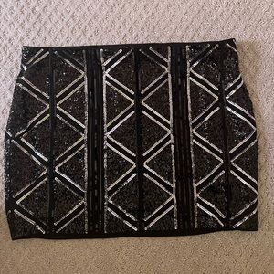 Express body con skirt